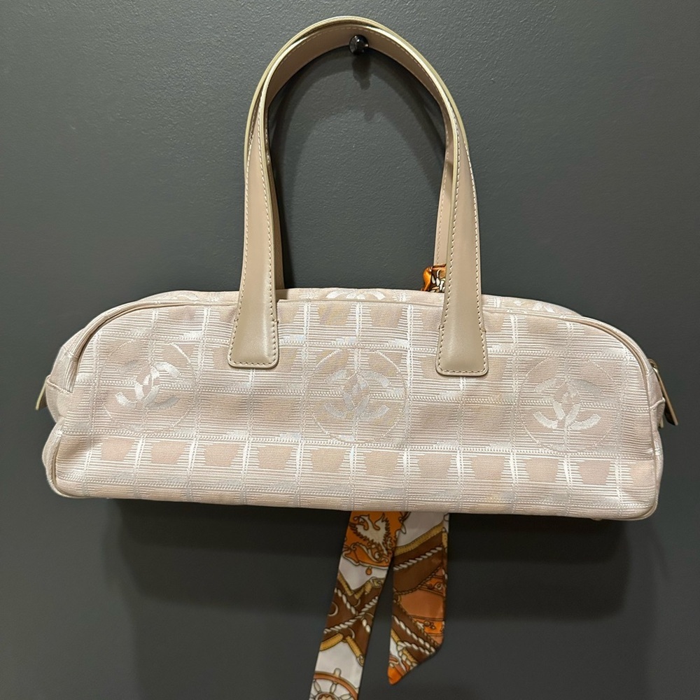 Chanel Handbag | Authentic Chanel Shoulder Bag | Authenticity card included - Picture 8 of 16